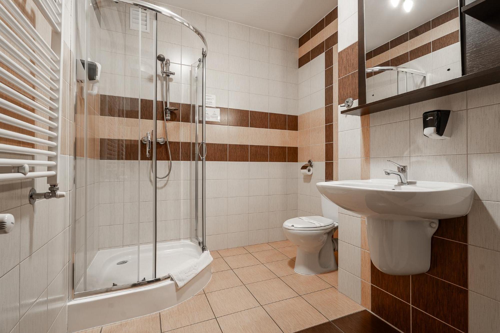 Hotel Cztery Pory Roku Głogów Małopolski Екстериор снимка